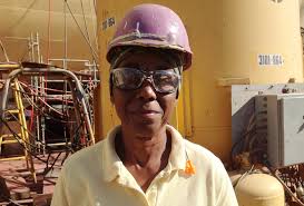 Ingalls Shipbuilding welcomes 123 new Master Shipbuilders, all with 40  years of service