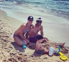 Fognini remporte le deuxième titre de sa carrière seulement une semaine après le premier lors d'un match durant lequel il a écarté trois balles de match avant de. Fognini Frasi D Amore Su Instagram Per Il Figlio Federico E La Moglie Flavia