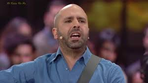 Intanto coltiva la sua passione per la musica e si unisce a diversi jazzisti pugliesi. Checco Zalone Eta Altezza Peso Carriera Vita Privata Tutto Sull Attore Pugliese