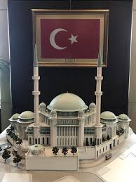 2 bin 250 kişinin ibadet yapabileceği camiinin açılışı cuma günü gerçekleşiyor. Iste Taksim Camii Projesinin Son Hali