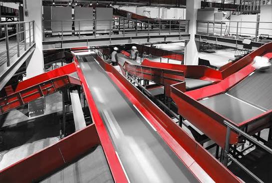 How Conveyor Systems Boost Efficiency in Manufacturing