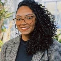 Elizabeth Yule's Instagram, Twitter & Facebook