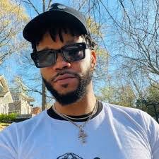 Bethany Bott's Instagram, Twitter & Facebook