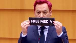 Check spelling or type a new query. Debata O Wolnych Mediach Robert Biedron Poproszony O Opuszczenie Mownicy W Parlamencie Europejskim Tvp Info