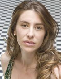 Fue durante los años 90 que los personaje de la actriz claudia burr alcanzaron gran popularidad entre los chilenos como lo fue isabel margarita de estúpido su regreso a la televisión se produjo en el año 2004, con tentación, y además tuvo paso por la pantalla grande como lo fue en grado 3 en 2009. Grado 3 Cast Members List Famousfix