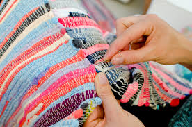 So entstehen drei bänder unterschiedlicher länge. Diy Flickenteppich Laufer Leelah Loves