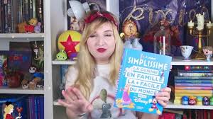 Dans chaque épisode, ce dernier tente de venir en aide à des restaurateurs en difficulté auxquels il tente d'éviter la banqueroute. Le Livre Disney La Cuisine En Famille La Facile Du Monde Dans La Video Youtube Cauchemar En Cuisine Version Disney Spotern