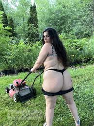 GOÛTE MA CHATTE À BROSSARD SUR RUE AUTEUIL.. until 20juillet | Longueuil |  Greater Montreal Area | Female Escorts | LeoList