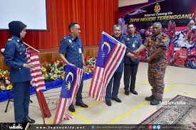Ini merupakan laman facebook rasmi bagi jabatan bomba. Pelancaran Mengibarkan Jalur Gemilang Di Jabatan Bomba Dan Penyelamat Malaysia Negeri Terengganu Trdi News