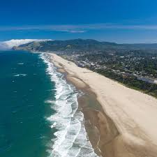 Most people encounter lincoln city while they are driving the 101 along the oregon coast, and it makes a great home base for exploring the area. Lincoln City Oregon Coast Visitors Association