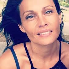 Emmanuelle BERMANT , 45 ans (LES AVENIERES)