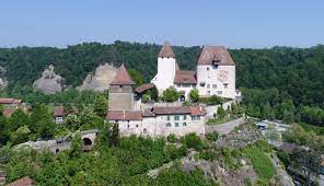 From burgdorf railway station take the 461 bus in the direction of burgdorf, city and travel three stops to burgdorf, kronenplatz (three minutes). Schloss Burgdorf Touristische Nutzung Und Inwertsetzung