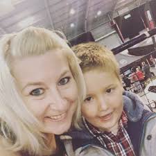 Lynne Briggs (@lkb_81)