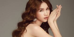 Ngọc Trinh lại khiến cánh mày râu 'bỏng mắt'