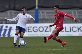 Dusan vlahovic, 20, z kraju serbia ac fiorentina, od 2018 środkowy napastnik wartość rynkowa: Official Fiorentina Sign Dusan Vlahovic Viola Nation