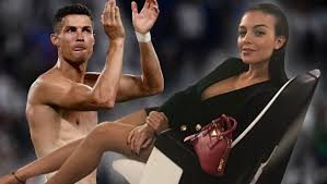 Juventus'tan yıllık 34 milyon euro kazanan cristiano ronaldo, instagram'da aldığı sponsorluklarla futboldan kazandığından fazlasını kazandı. Ich Liebe Dich Vergewaltigung Georgina Halt Zu Ihrem Ronaldo Krone At