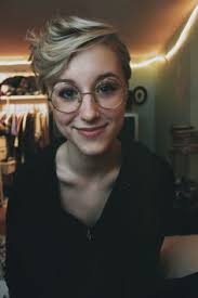 Trisha Ang (trishaang_)