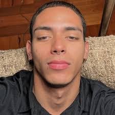 Nick Max's Instagram, Twitter & Facebook