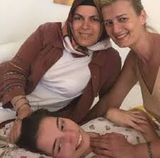 Acun ilıcalı'nın da uyarısının ardından aleyna kalaycıoğlu'nun annesi merak edildi. Aleyna Kalaycioglu Official Fc On Twitter Siz Cok Guclu Bir Kadin Her Seyden Once Evlatlari Icin Hep Cok Mucadele Veren Muthis Bir Annesiniz Her Zaman Yaninizdayiz Kimse Unutmasin Ki Iyi Kalpliler Hep