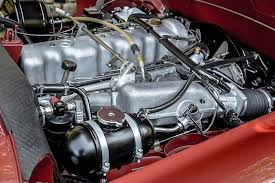 Let S Have A Peek Shall We W113 280sl Engine Motor Restoration Quality Service Workshop Craf Mercedes Benz Mercedes Benz Classic Benz