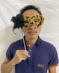 AZYOUNG Woman's Christmas Halloween Black Purple Red White Feather Flower  Plastic Masquerade Mask