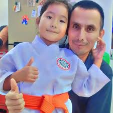Agradecido con el Sensei David Gamarra y la academia de karate Apksn  Trujillo por ser un espacio donde mi hija no solo aprende una disciplina  deportiva, sino que también cultiva valores como