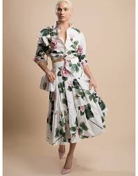 Dolce Gabbana In 2020 Fashion For Petite Women Dolce Gabbana Dress Fashion Gowns