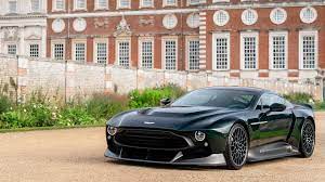 Aston martin lagonda is a british independent manufacturer of luxury sports cars and grand tourers.its predecessor was founded in 1913 by lionel martin and robert bamford.steered from 1947 by david brown, it became associated with expensive grand touring cars in the 1950s and 1960s, and with the fictional character james bond following his use of a db5 model in the 1964 film goldfinger. Aston Martin Victor Im Fahrbericht Einer Wie Keiner