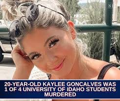 Alexis Carson's Instagram, Twitter & Facebook