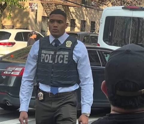 HIEREN A DETECTIVE DOMINICANO PARA ASALTARLO EN EL BRONX El detective José Mercedes, oriundo de Nizao, República Dominicana, resultó herido durante un intento de asalto en el Bronx, Nueva York, mientras se