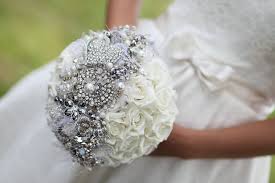 Bird animal crystal rhinestone pearl brooch pin wedding bridal. Brooch Bridal Bouquet With Tulle Pearls