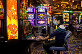 Slot machines still star performers at Nevada casinos | Las Vegas  Review-Journal
