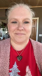 We're loving every look Hailey Baldwin has styled with her #KendraScott Lillian  Diamond Necklace. #Regram Hailey Baldwin