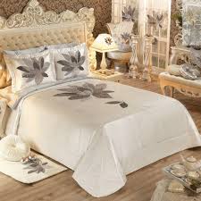 Farklı fiyat alternatifleri içeren ürünlere tekzen güvencesiyle sahip olabilirsiniz. Ceyizlik Yatak Ortusu Modelleri Ve Fiyatlari 2016 2017 Nevresim Takimlari Yatak Ortusu Yatak