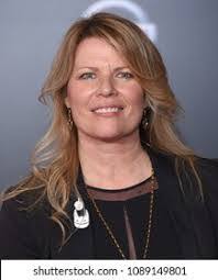 Elizabeth Mcglynn's Instagram, Twitter & Facebook