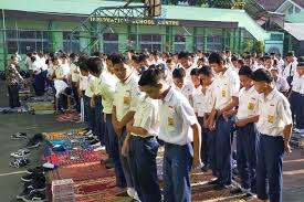 Check spelling or type a new query. Doa Dan Tangis Untuk Siswi Yang Tewas Di Drainase Smp Tasikmalaya Halaman All Kompas Com
