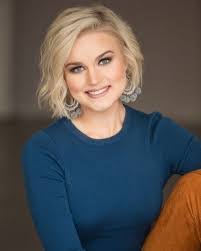 Lisa Batson's Instagram, Twitter & Facebook