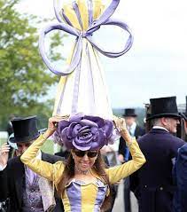 Drawing from our unique british heritage and craftsmanship, we create both traditional. Royal Ascot Hier Seht Ihr Die Verrucktesten Hute Der Britischen High Society
