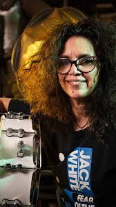 Andrea Alvarez's Instagram, Twitter & Facebook