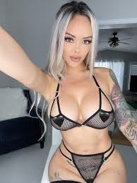 TW Pornstars - Asia Doll. Twitter. Its been a while since i posted a new  pic on here 😅 🖤. 10:35 AM - 20 May 2022
