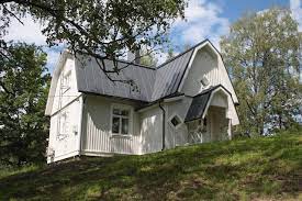 Valkoinen Talo Tummanharmaa Katto Old Houses House Styles House
