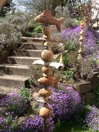Frostsichere keramik für den garten: Gartenkugeln Stelen Fischstele Aus Keramik Ein Designerstuck Von Bodenseekeramik Bei Dawanda Gartenskulptur Gartenkeramik Gartenkugeln