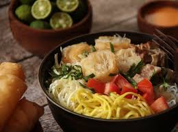 Salah satu makanan berkuah khas bogor yang gak kalah juara dari soto mie. Resep Soto Mie Bogor Yang Gurih Segar