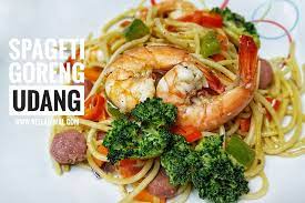 Di sini ada cara membuat yang jelas dan mudah diikuti. Spageti Goreng Udang Ini Adalah Bellarina Natasya