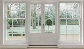Les baies vitrées et plus encore les grandes baies ont des spéficitées pour faciliter leur manoeuvre : Baie Vitree Porte D Entree Grand Choix Sur Mesure Fenetre24 Com
