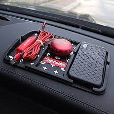 supreme 車用品 滑り止めマット シュプリーム 車載滑り止めシート 機能性多様 携帯スタンド お洒落 ノンスリップパッド ブランド 小物 カーアクセサリー ノンスリップパッド 両面テープ付き 品質保証 滑り止めマット シュプリーム 車 アクセサリー