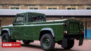 A funeral car ranges from purposely unspecified cars to some fully decorated cars. Land Rover Hearse Designed By Prince Philip Unveiled Bbc News