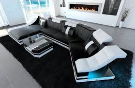 Dieses Designersofa Wertet Jedes Wohnzimmer Enorm Auf Ecksofas Sofa Design Wohnzimmer Einrichten Ideen