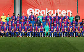 Enjoy the more than 2,000 m² of the barça experience in the camp nou store. Barca First Team And Women S Team Pose For Official Photo