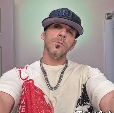 Zach LaVine introduces himself to Sacramento 👑 📲 ALL-IN viewing  experience! Watch games live and